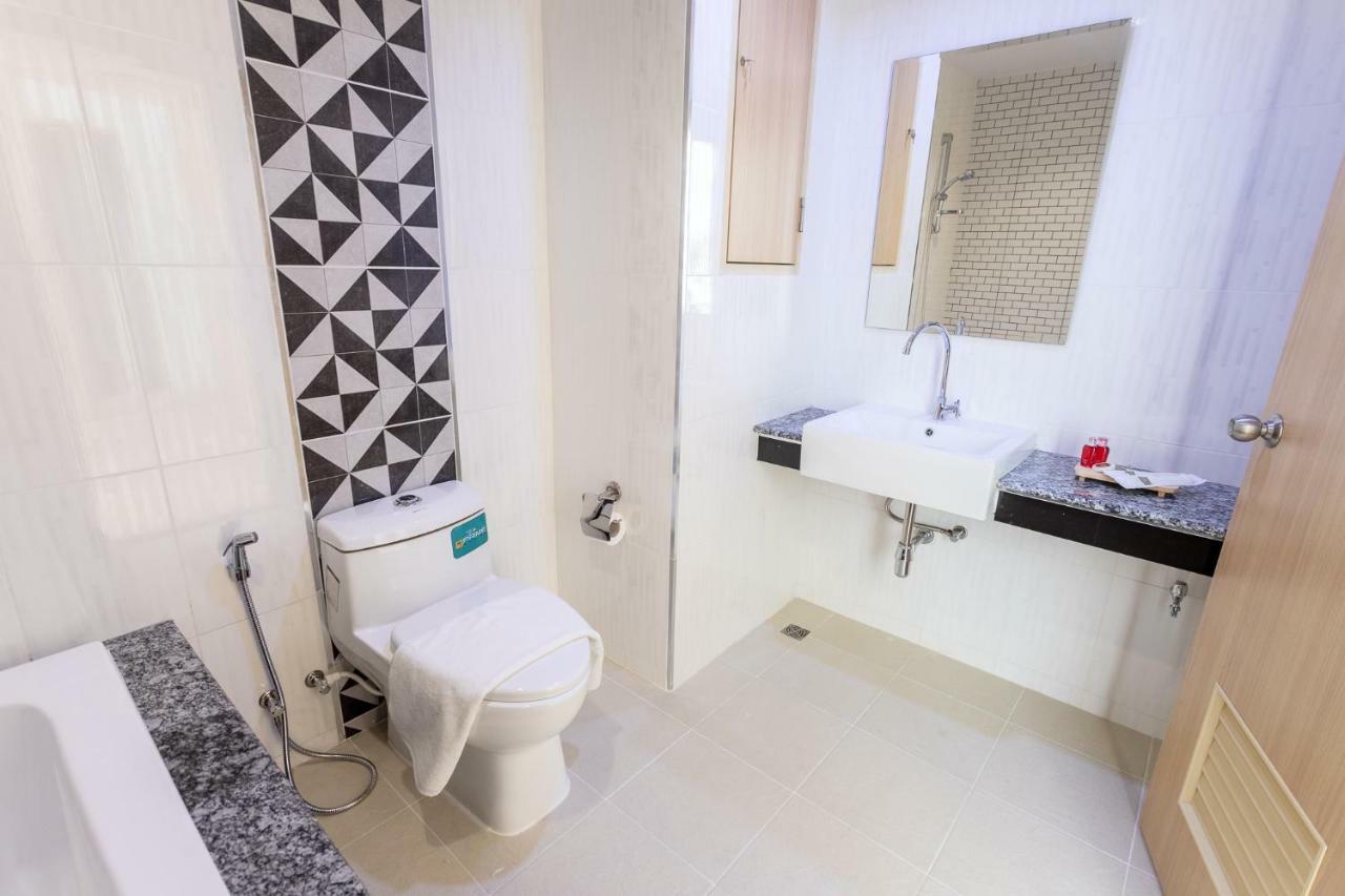 O2 Hotel Lopburi Bagian luar foto