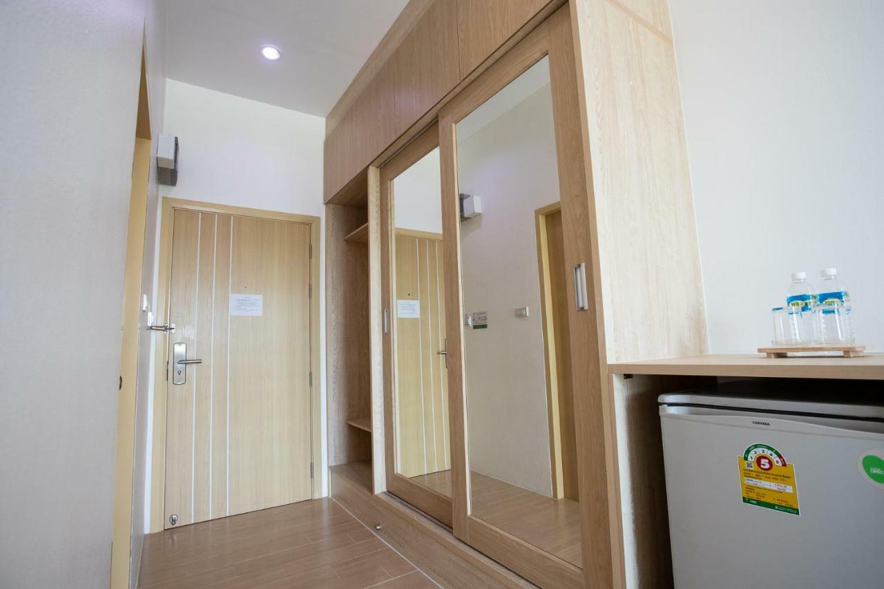 O2 Hotel Lopburi Bagian luar foto